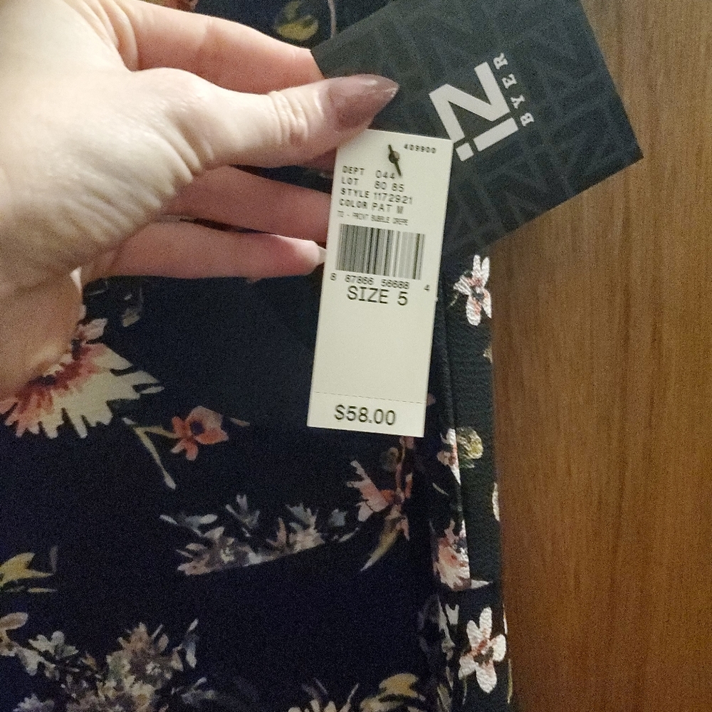Dress - Picture 5 of 6